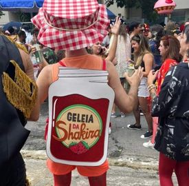 159931 - Geleia da Shakira vira fantasia de Carnaval no Brasil; veja e inspire-se por .