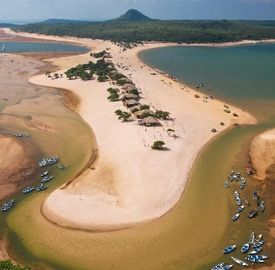 308548 - Imagens mostram como a seca histórica no rio Tapajós alterou a paisagem em Alter do Chão; assista por Paisagem atual Alter do ChÃ£o mostrando os impactos da estiagem do rio TapajÃ³s.