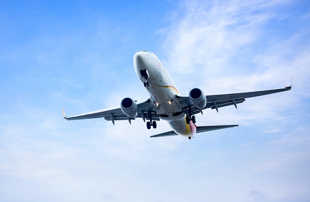 Companhias aéreas cancelam mais de 300 voos após acidente com Boeing