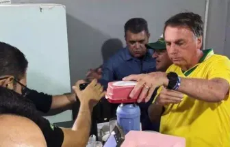 Bolsonaro toma café com apoiadores antes de ato político em são Geraldo do Araguaia