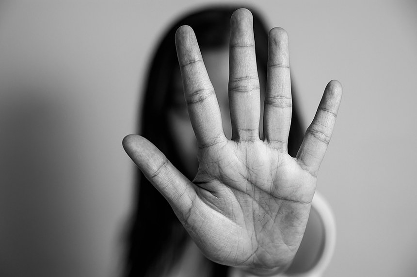 O assédio sexual pode acontecer de várias formas e todas devem ser evitadas.