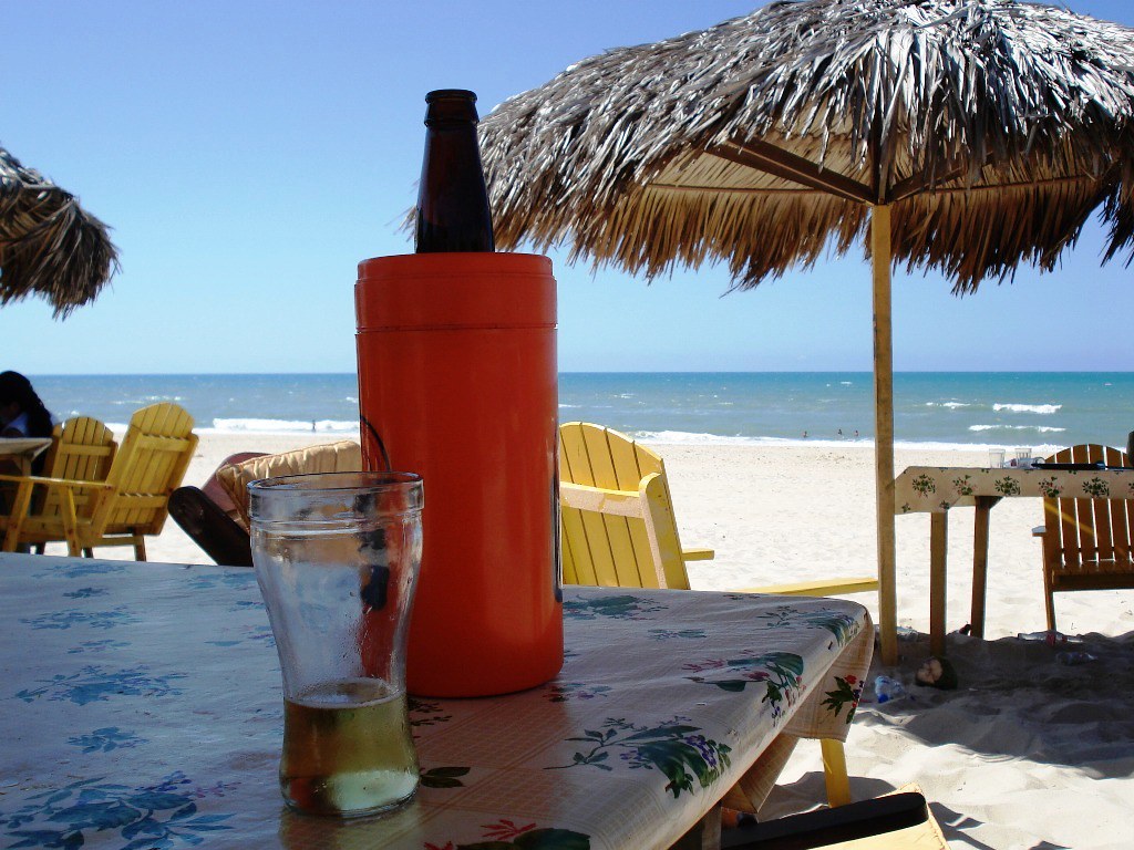 Cerveja na praia.
