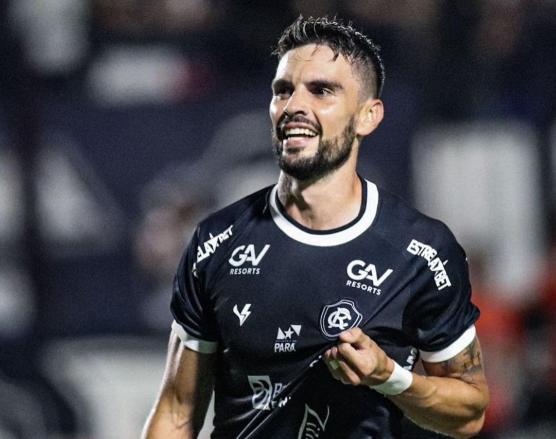 Rodrigo Pimpão com a camisa azulina em 2022.