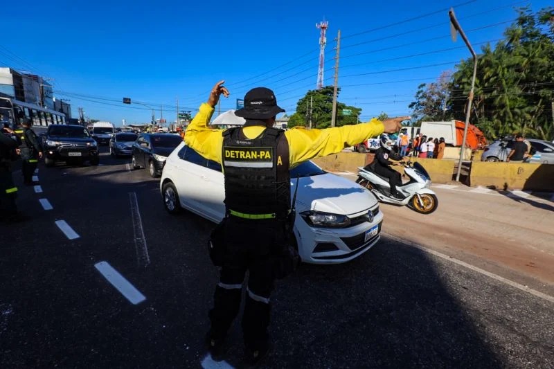 Trânsito na saída da Grande Belém.
