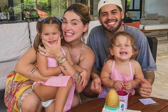 Zé Felipe é casado com Virginia Fonseca com quem tem duas filhas e está esperando um menino.