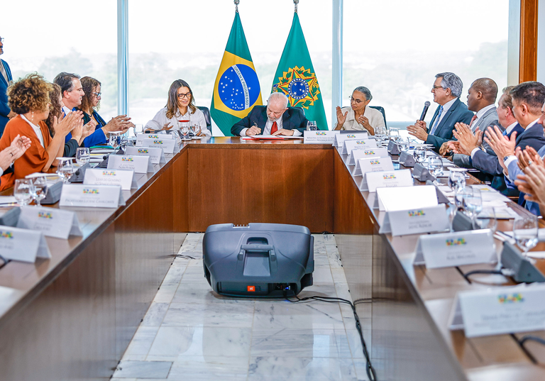 Mudanças buscam promover uma política educacional baseada na conscientização ambiental.