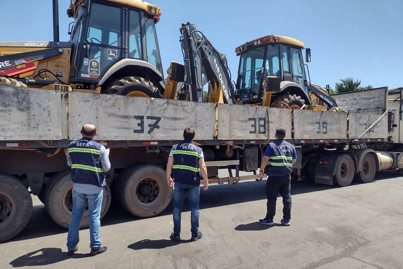 Sefa apreende duas retroescavadeiras avaliadas em R$ 780 mil em Dom Eliseu