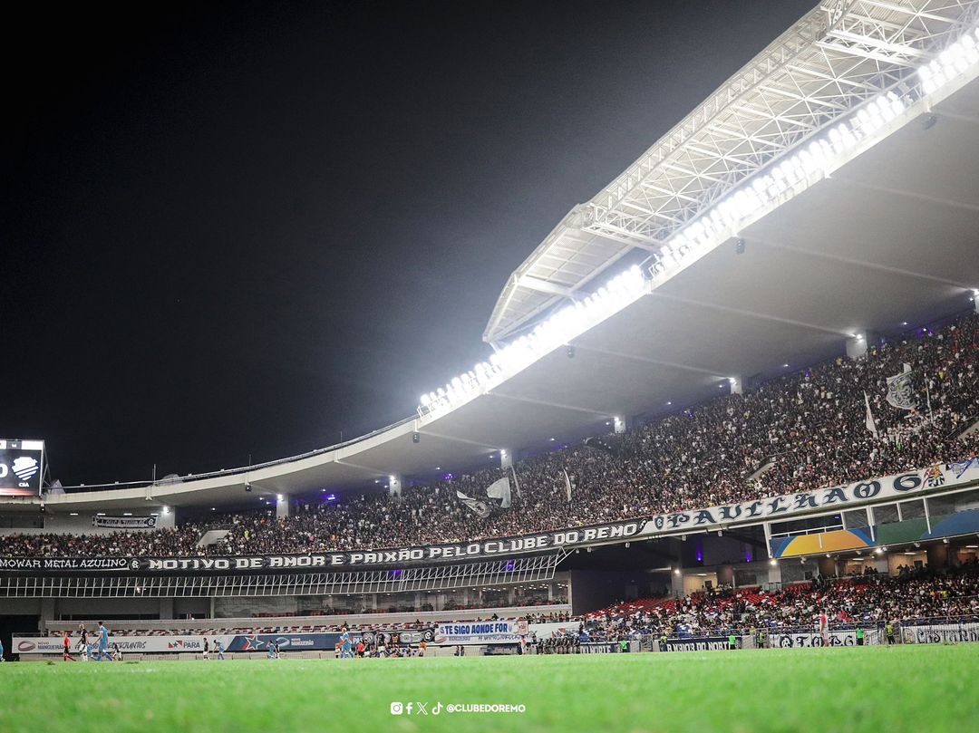 Torcida azulina presente no Mangueirão contra o CSA.