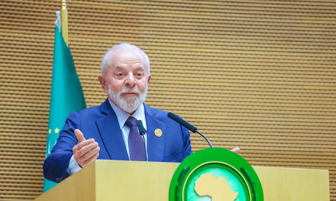 (Na foto, está o presidente da república, Luiz Inácio Lula da Silva)