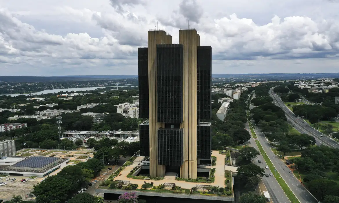 (O presidente do Banco Central afirmou nesta quarta-feira, 24, que não tem nenhuma intenção de acabar com a circulação do papel moeda no país)