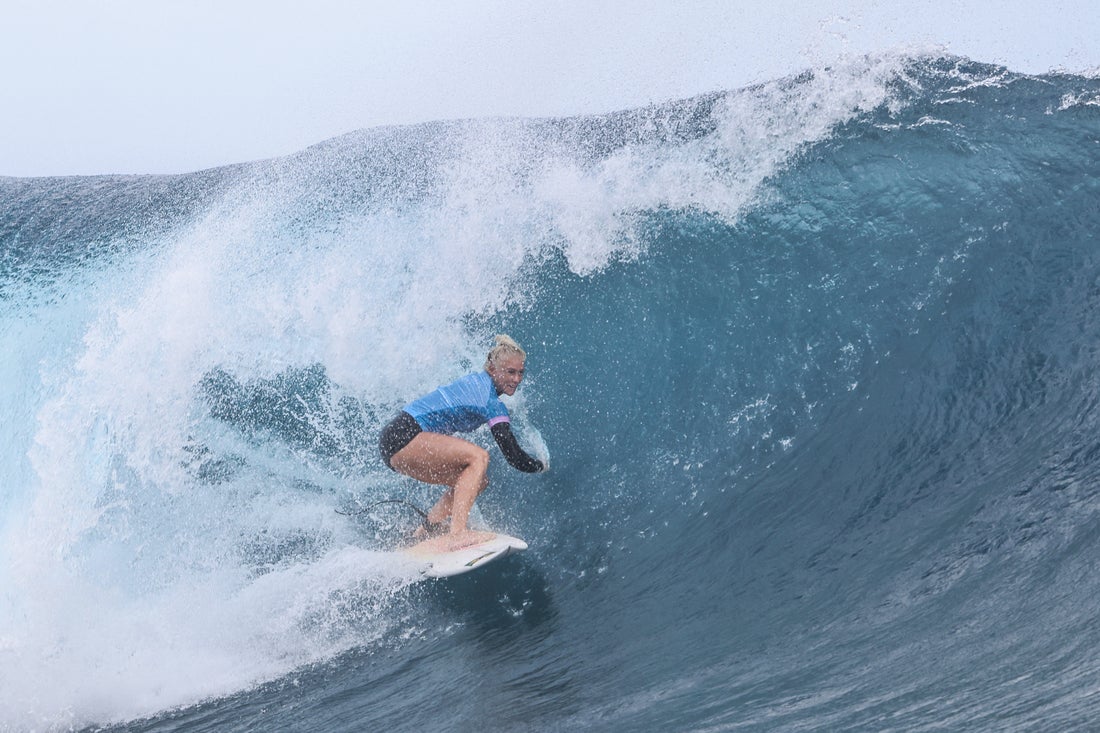 Tatiana Weston-Webb surfa na final olímpica.