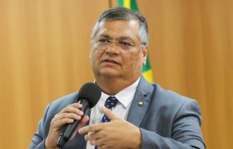 Maioria do STF vota para manter bloqueio do 'X' e Dino dispara: 'conta bancária não gera imunidade'