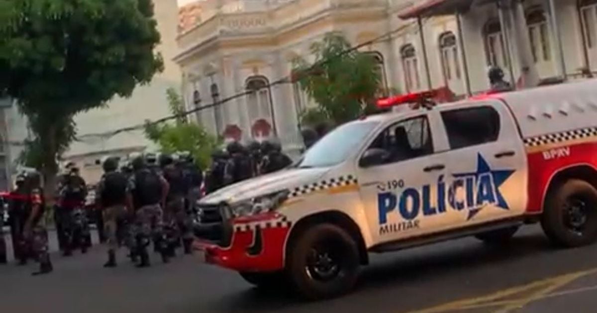 Reintegração de posse fecha trânsito em Belém - 