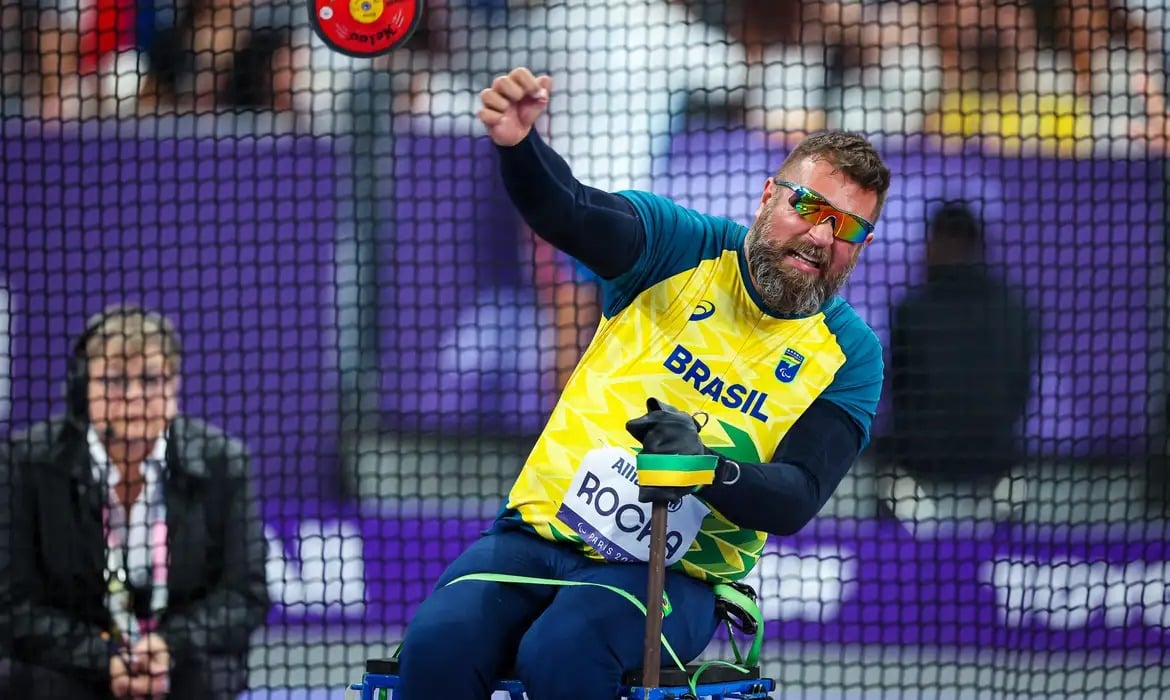 Atleta chega à sua primeira medalha paralímpica da carreira.