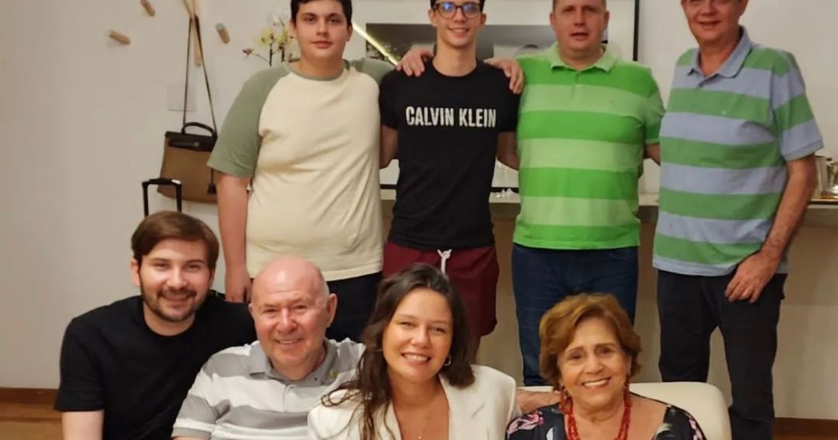 Marilda é Jose Antonio Scaff com seus filhos e netos 