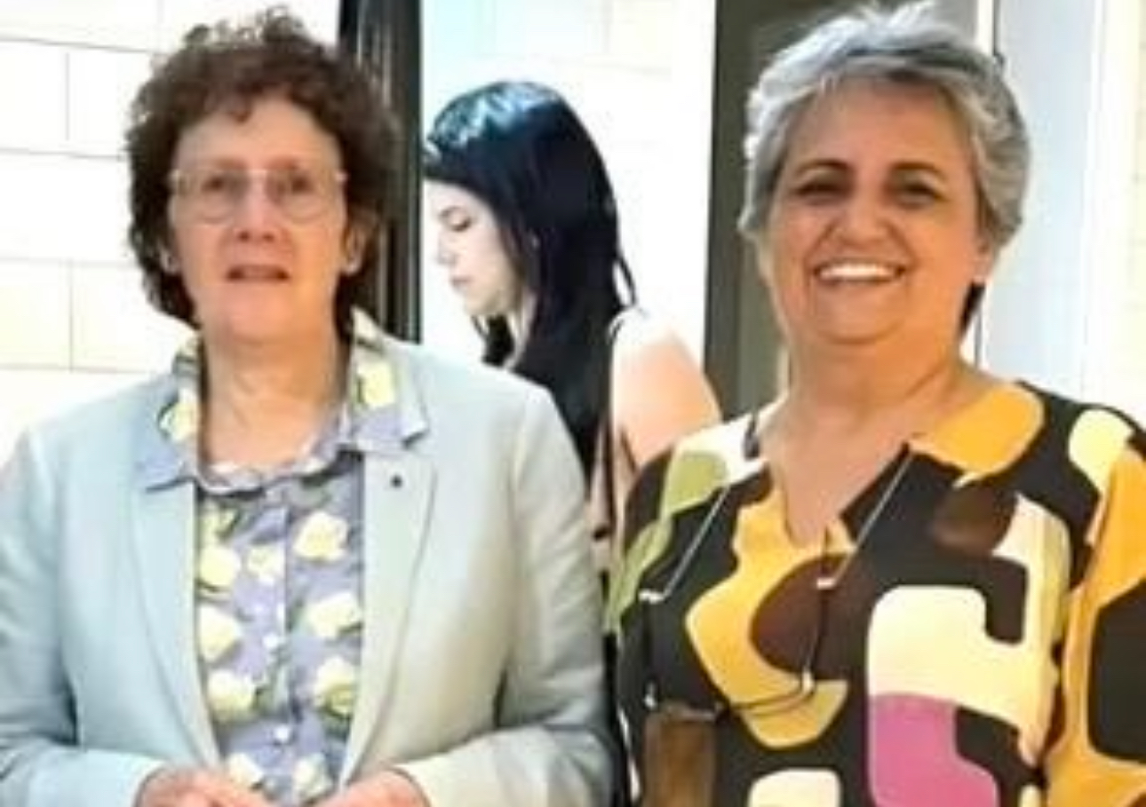 A cônsul honorária dos Países Baixos, Jena Vieira, com Brigitte Collet, embaixadora da França no Brasil