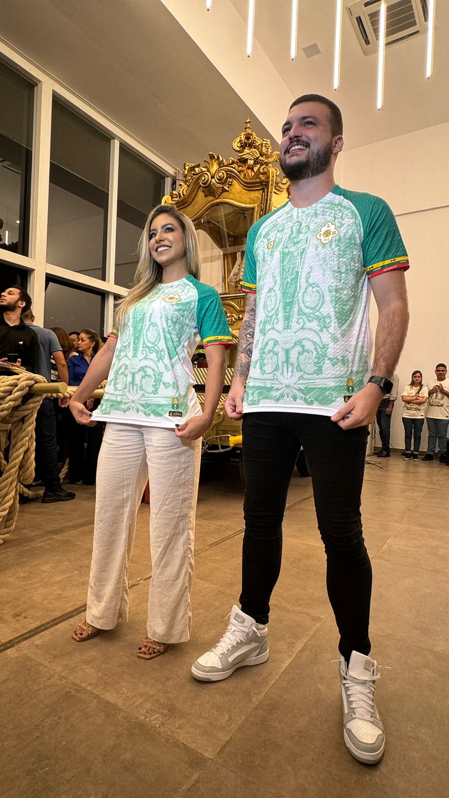 Camisa da Tuna Luso Brasileira.