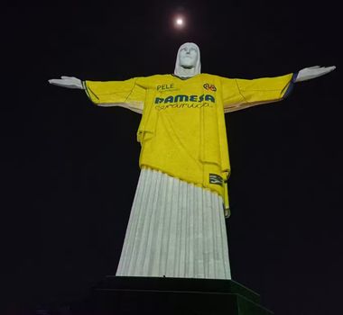 Imagem - Cristo ‘veste’ camisa do Villarreal para celebrar parceria com Pelé Academia