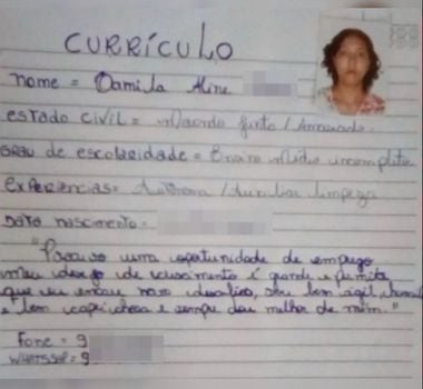 Imagem - Jovem faz currículo em folha de caderno e comove web: 'estou sem condições de fazer melhor'