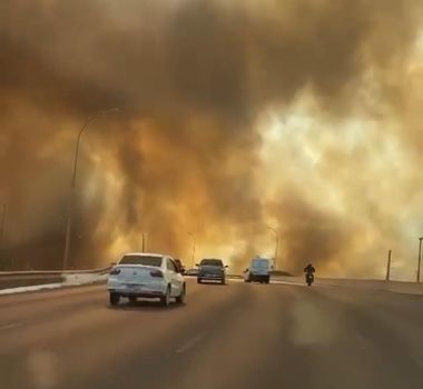 Imagem - Vídeo 'apocalíptico' de incêndio em Brasília assusta motoristas