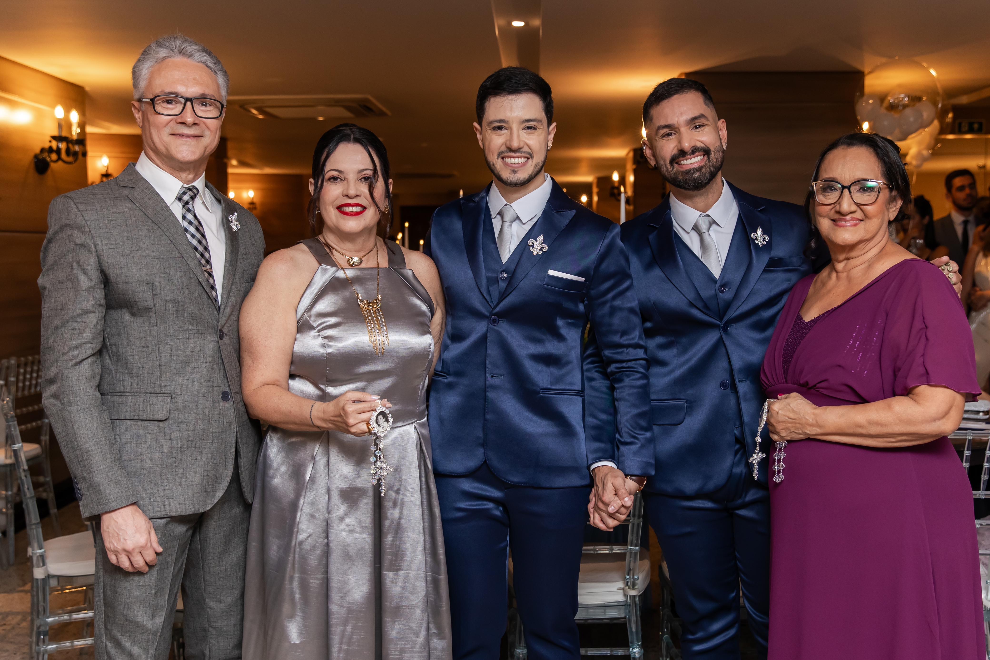 Matheus e Flávio com Ricardo e Márcia Nunes e Fatna Amoedo