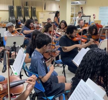 Imagem - Orquestra Jovem Helena Maia se apresenta na igreja de Santo Alexandre