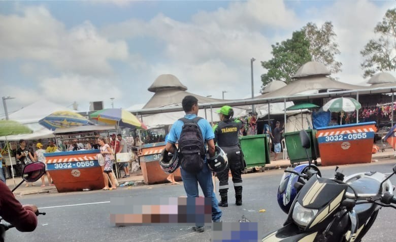 Um acidente de trânsito deixou uma mulher ferida, no Ver-o-peso, em Belém.