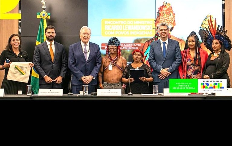 Encontro de Ricardo Lewandowski com lideranças indígenas no Palácio da Justiça, em Brasília.