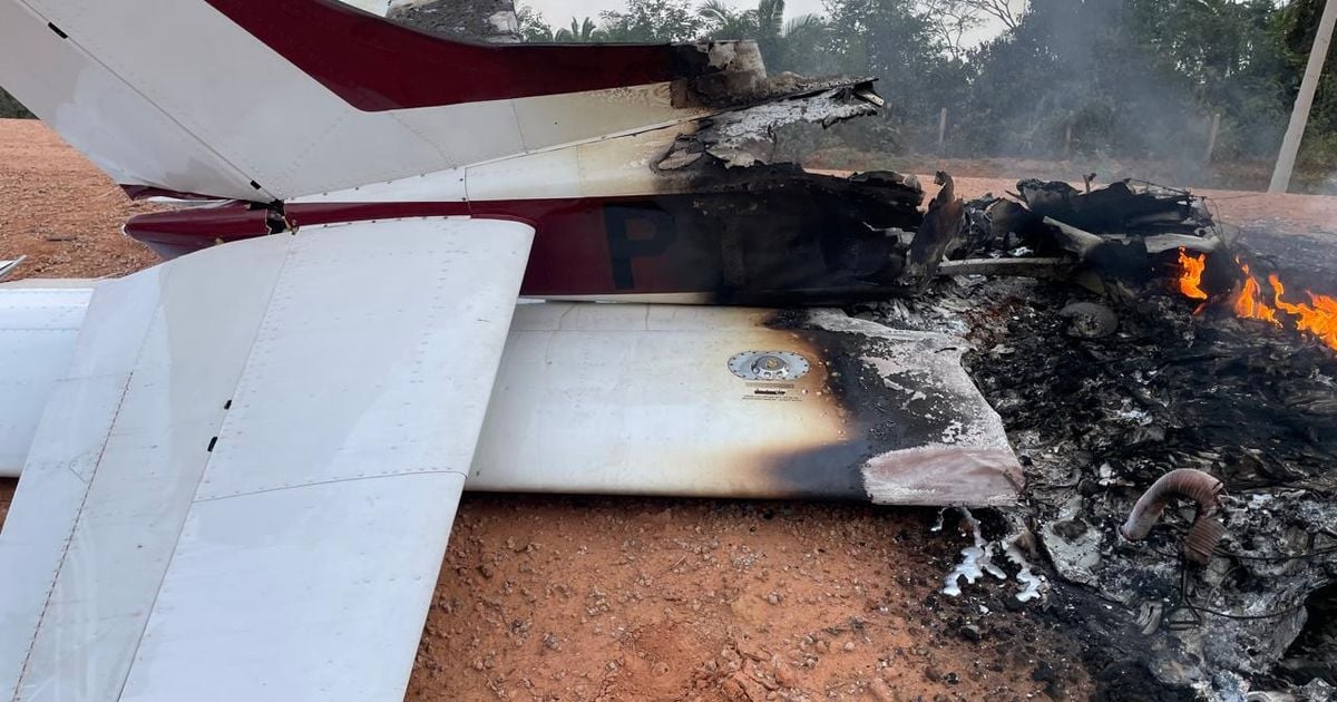 Criminosos colocaram fogo na aeronave para apagar vestígios.