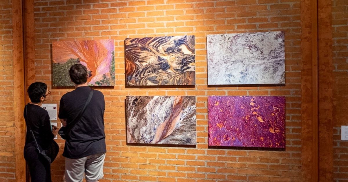 Visitas guiadas oferecem possibilidade de imersão na exposição 'Paisagens Mineradas'