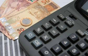 Pesquisa mostra que mais pessoas avaliam a economia pior em relação a 2023