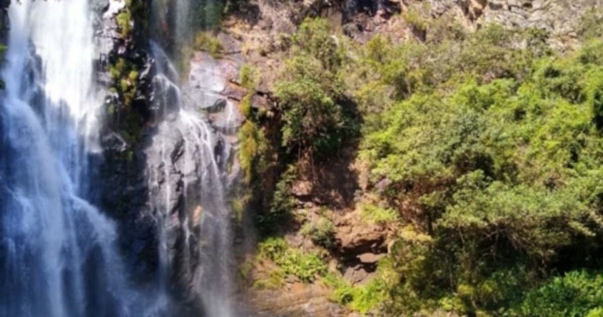 Uma turista morreu no naufrágio de uma lancha durante um passeio em um cânion do Rio Grande, em Minas Gerais. 