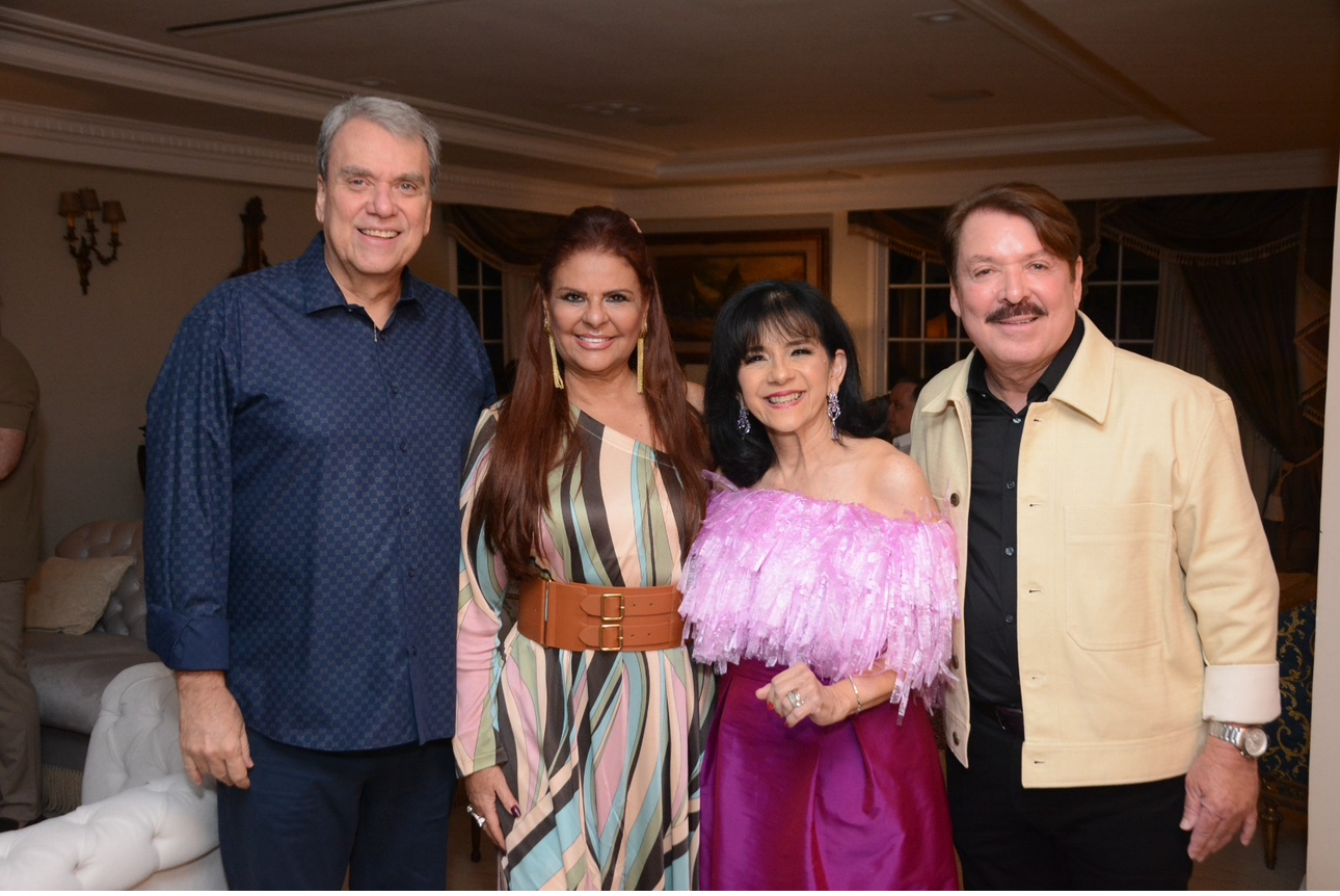 Sérgio e Vera Mendes com Felícia e o aniversariante 