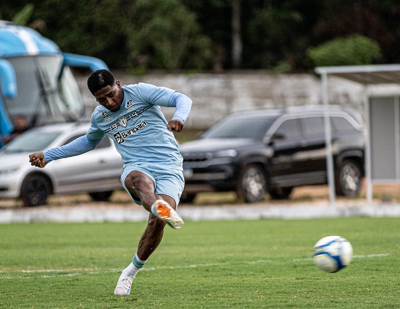 Yony quer ser titular diante do CRB - 