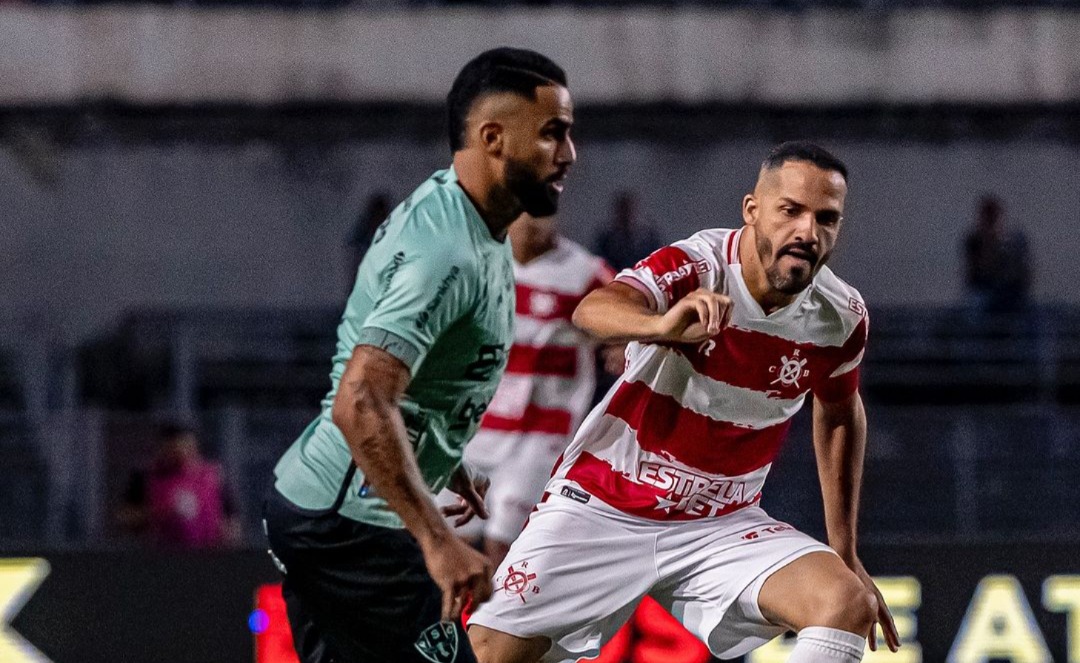 CRB x Paysandu no Estádio Rei Pelé.