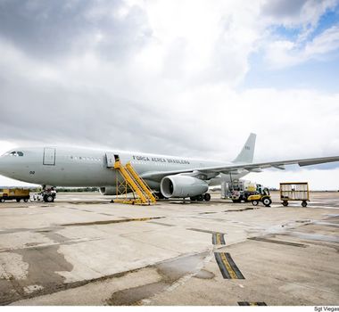 Imagem - Aeronave da FAB parte de Lisboa com destino ao Líbano para buscar brasileiros