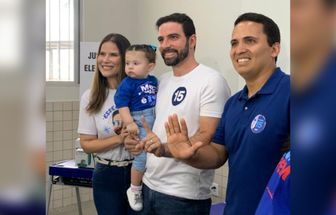 Igor Normando, candidato a Prefeitura de Belém, vota no bairro do Marco; assista