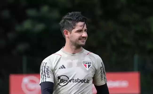 Rodrigo Santana fala sobre a tentativa de contratar Alexandre Pato