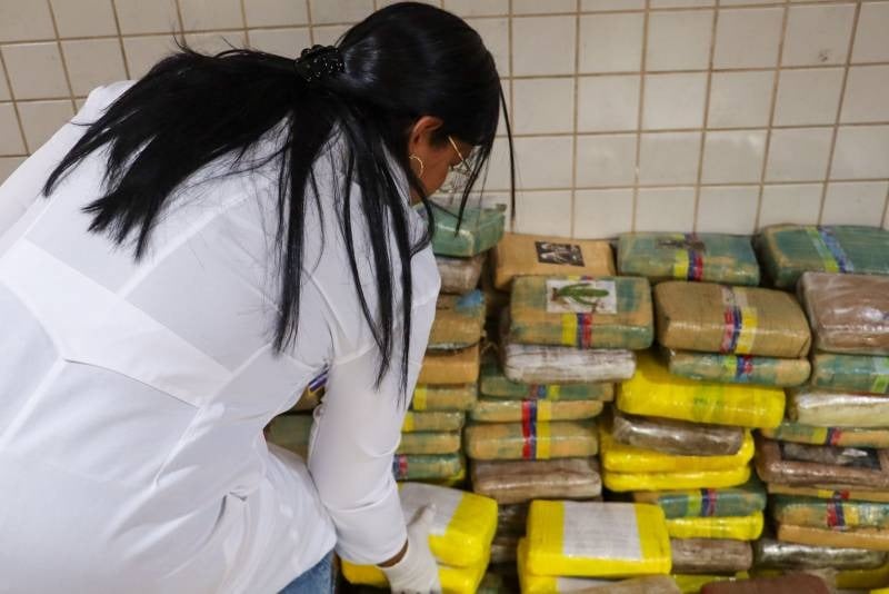 Uma equipe de peritos do Laboratório de Química Forense, realizou perícia em mais de 300Kg de entorpecentes.