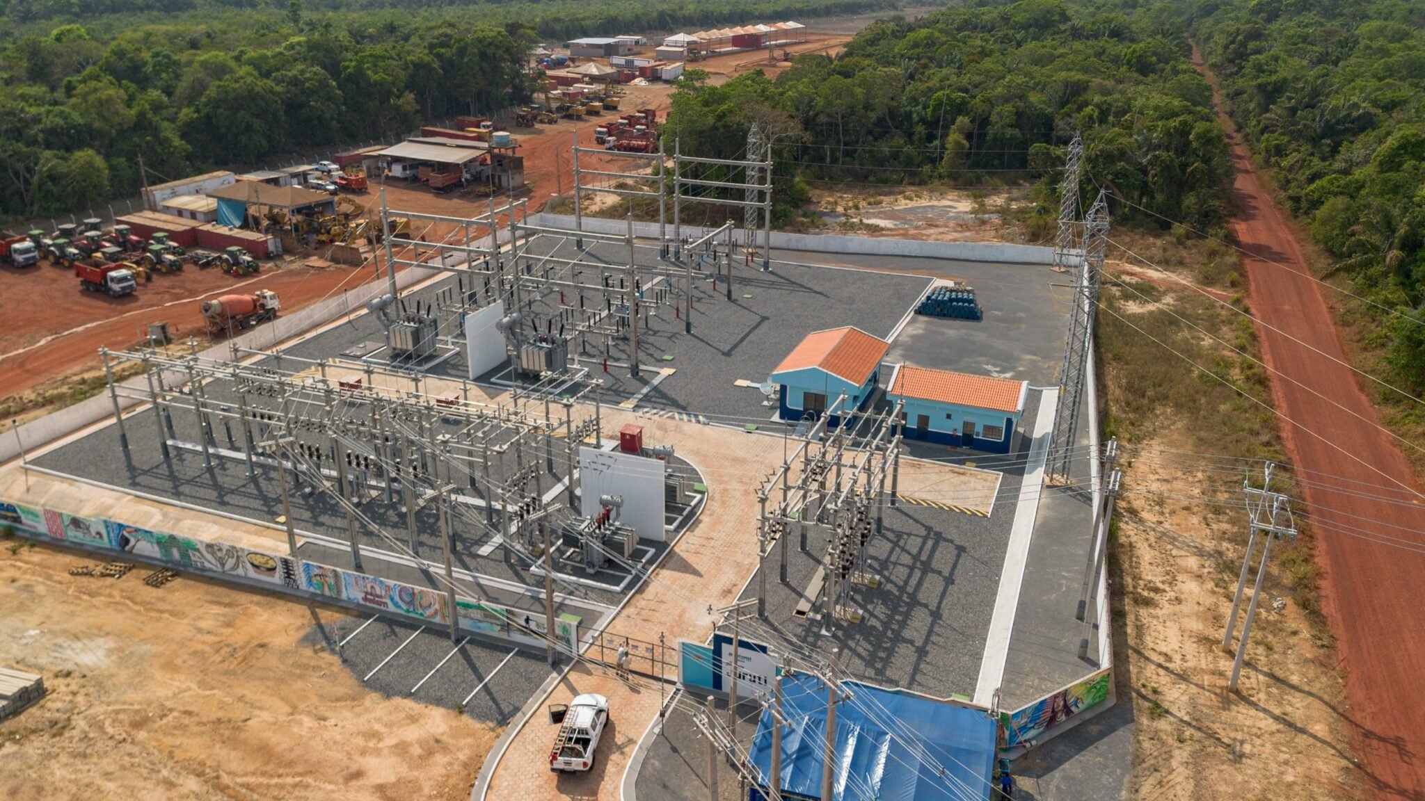 (A ampliação de uma subestação significa mais qualidade e disponibilidade no fornecimento de energia.) 