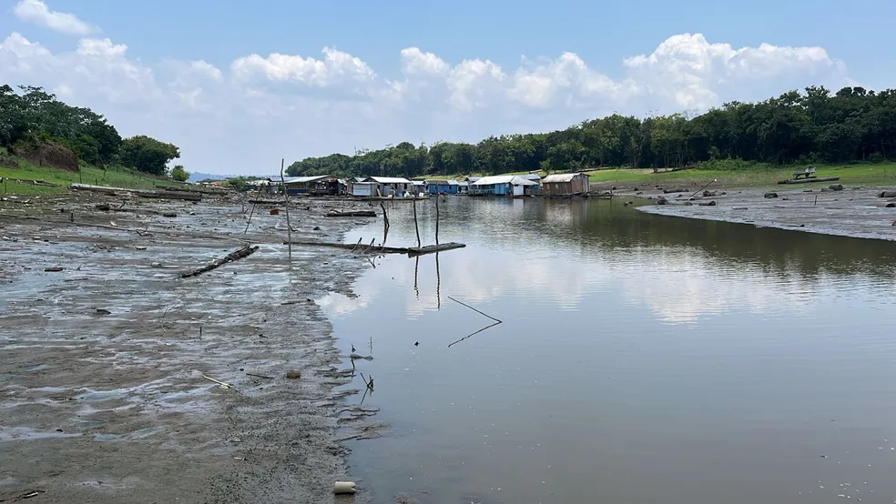 Seca dos rios da Amazônia preocupa populações ribeirinhas