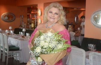 Clara Pinto é homenageada por suas amigas