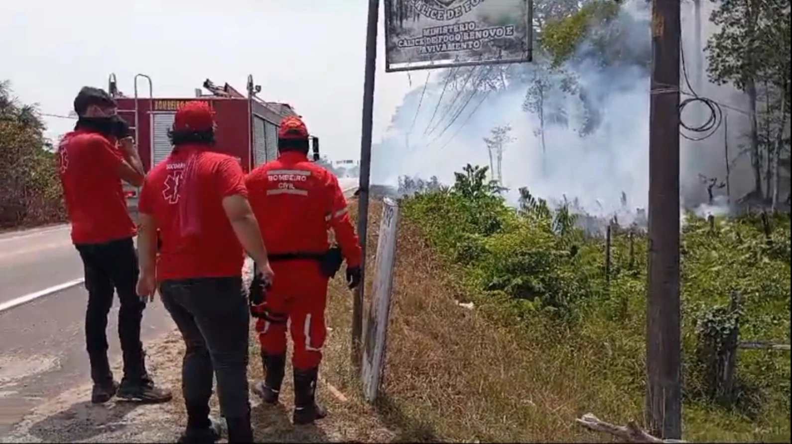 Bombeiros de toda Região Metropolitana de Belém se uniram para conter as chamas.