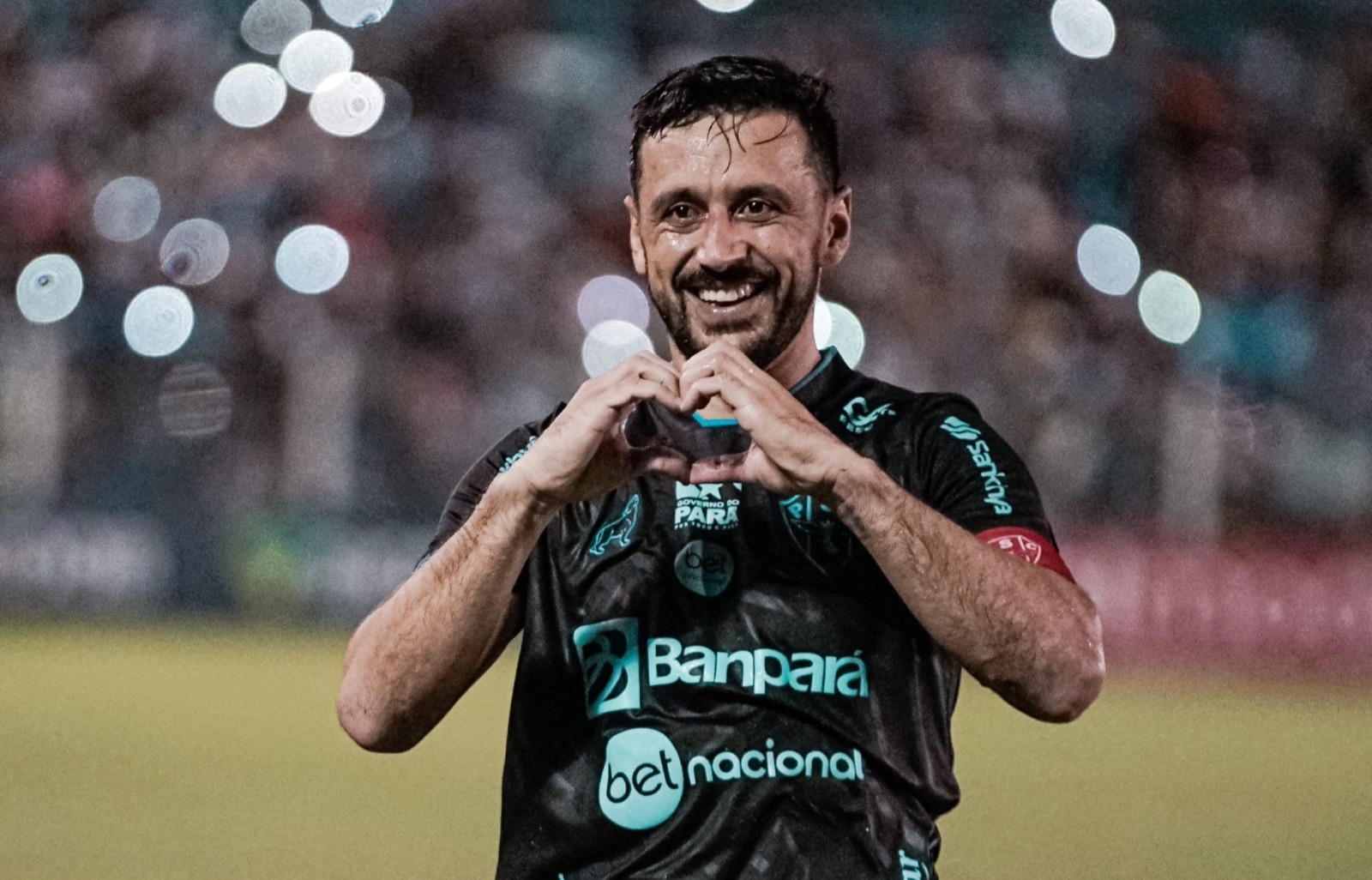 Robinho atingiu marca expressiva com a camisa do Papão.