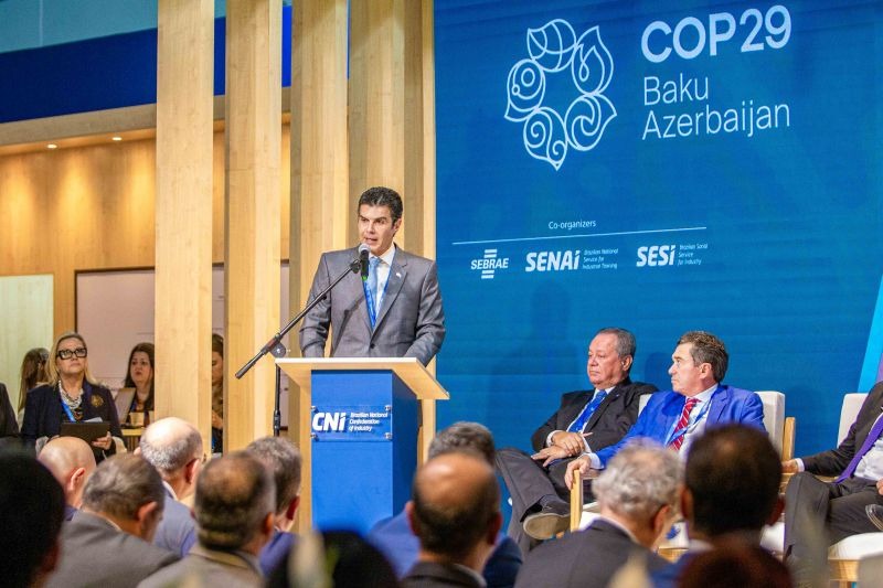 Helder Barbalho durante evento na COP 29 no Azerbaijão.