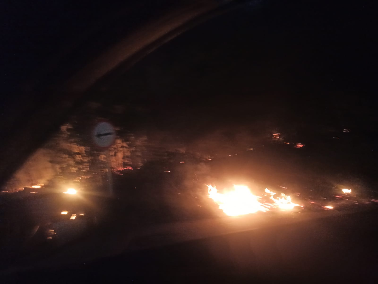 Incêndio florestal em frente ao galpão da Natura, na PA-391