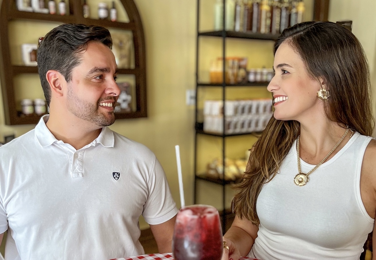 Nesse feriado, a cafeteria aguarda o vai e vem de clientes até às 20h