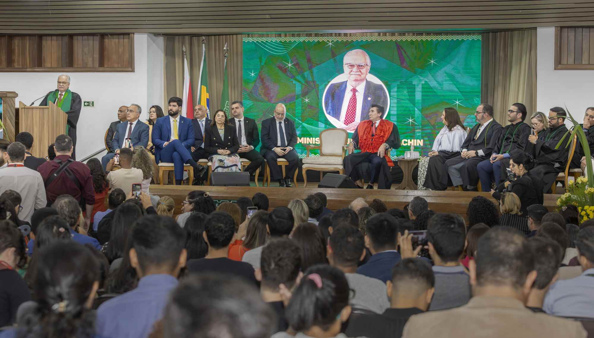 Alepa participa de solenidade de entrega de título Honoris Causa ao Ministro Luiz Edson Fachin