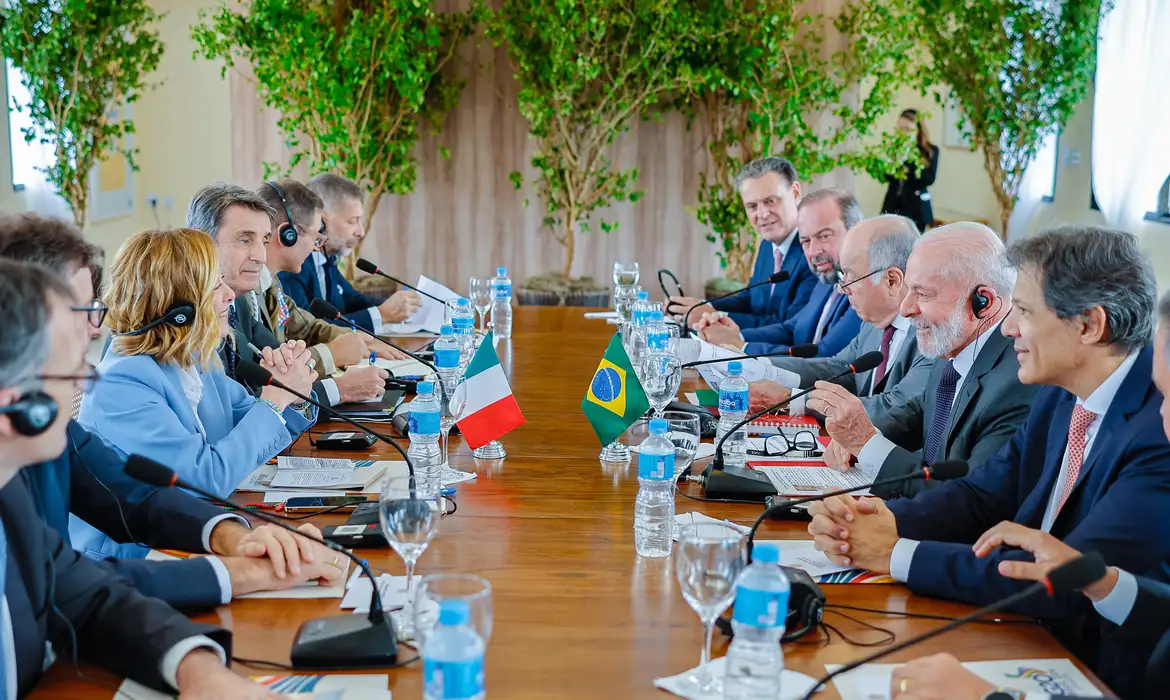 (Presidente da República, Luiz Inácio Lula da Silva, durante Reunião com Primeira-Ministra da República Italiana, Giorgia Meloni.)