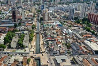 Trânsito na Avenida Almirante Tamandaré é alterado para o avanço da obra do parque linear